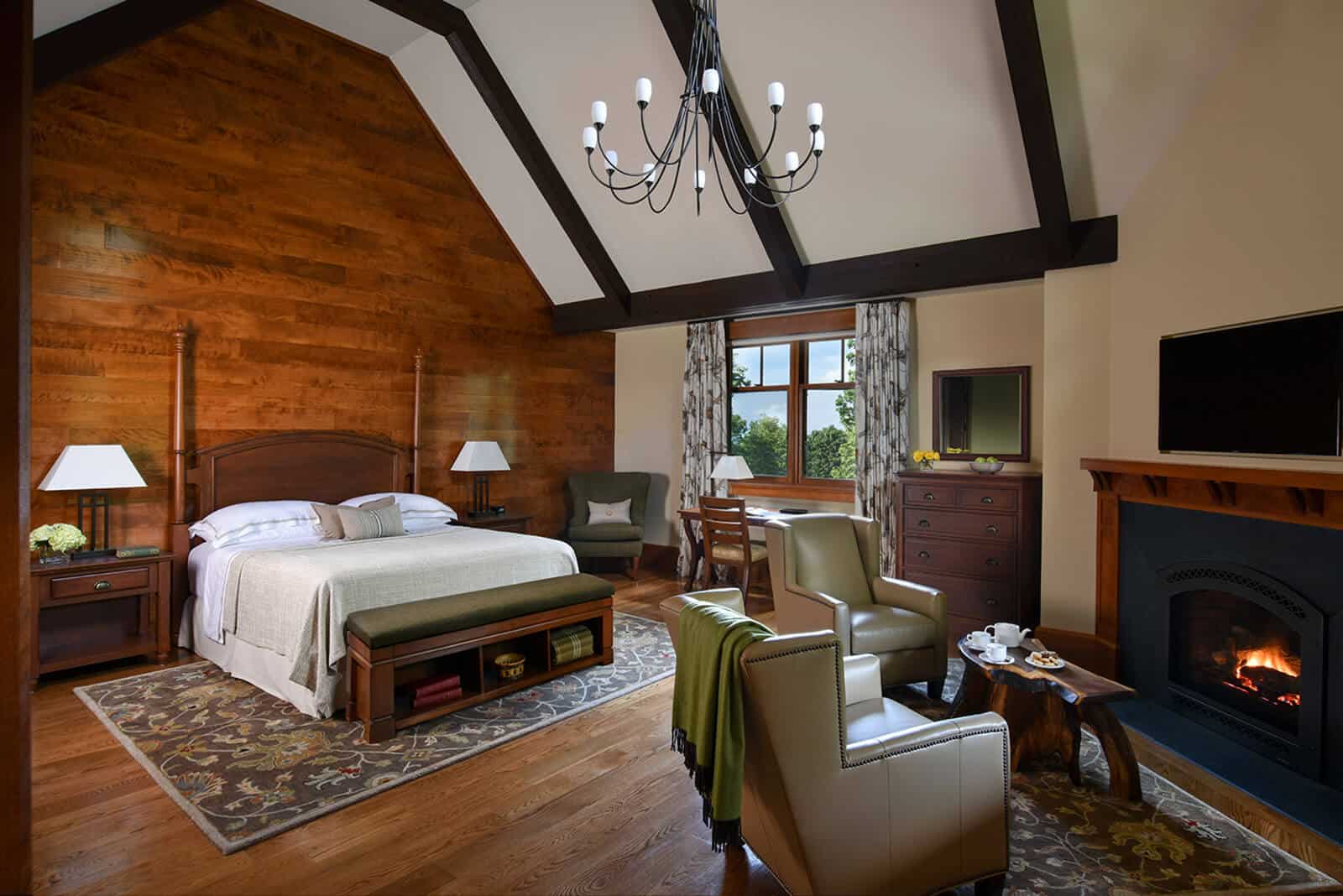 Guest Room with One King Bed at Mohonk