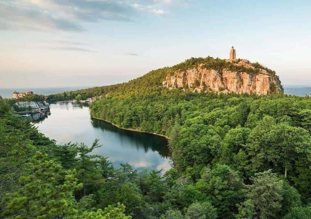 Eagle Cliff Lookout at Hudson Valley Resort