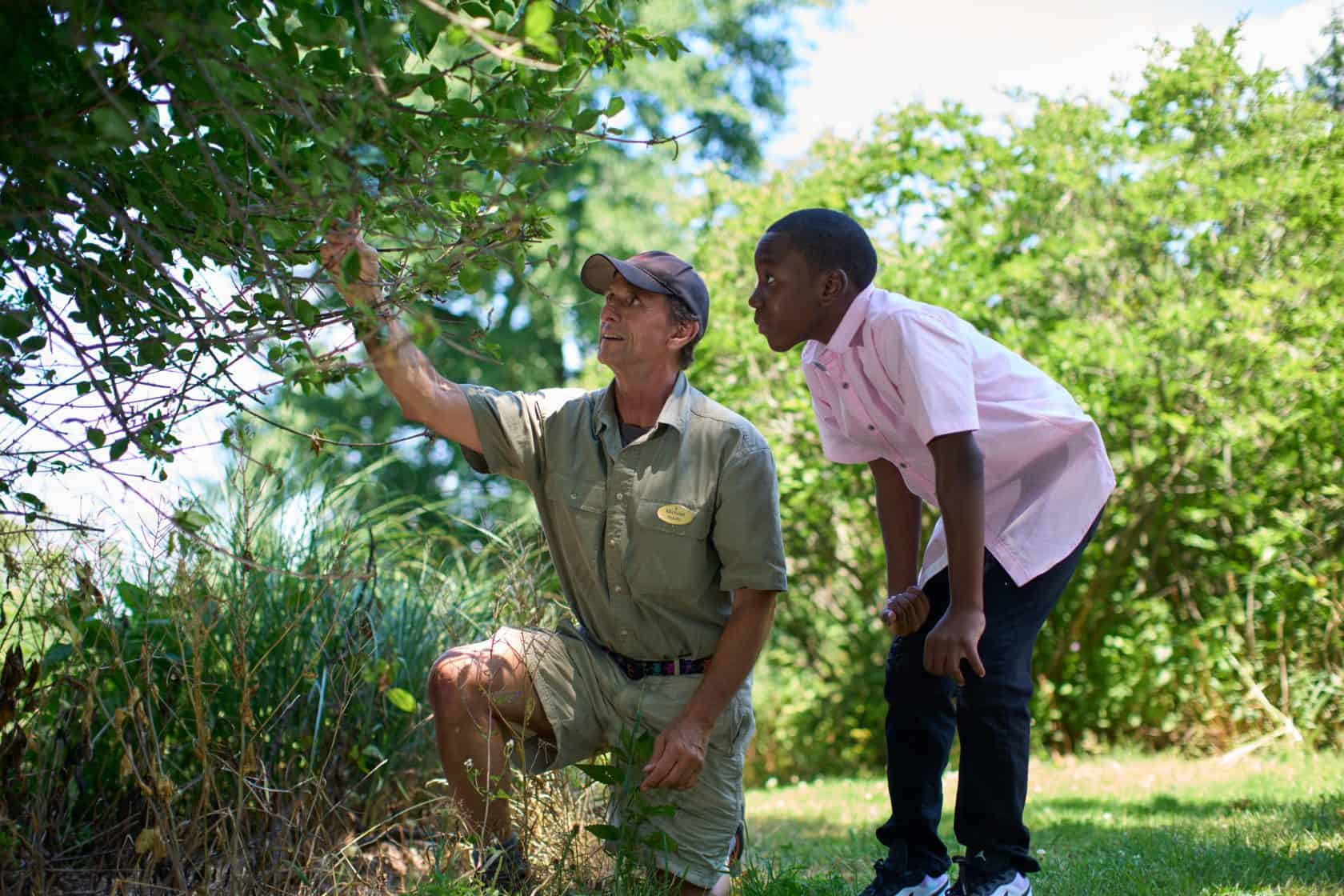 Michael Ridolfo, Mohonk's Naturalist, Teaching a Young Boy About Nature