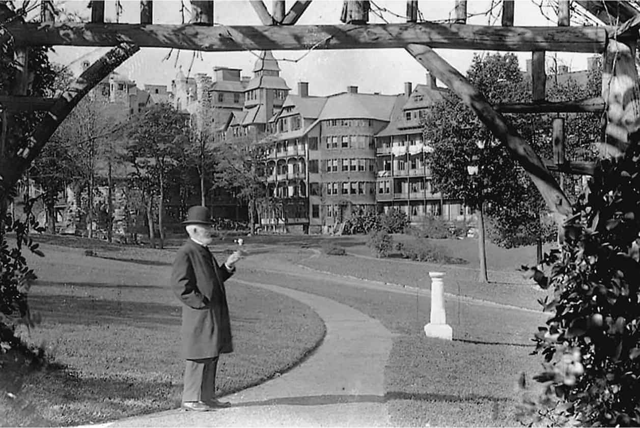 Historic Black and White Image of Mohonk Mountain House