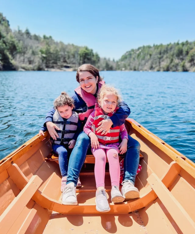 💐 To all the moms, grandmothers, mother figures, and those who hold a mother's love in their hearts — today is for you.  Happy Mother's Day from all of us at Mohonk Mountain House. 💚  .
.
.
#Mohonk #MohonkMountainHouse #MothersDay #MohonkMoments #HudsonValley
